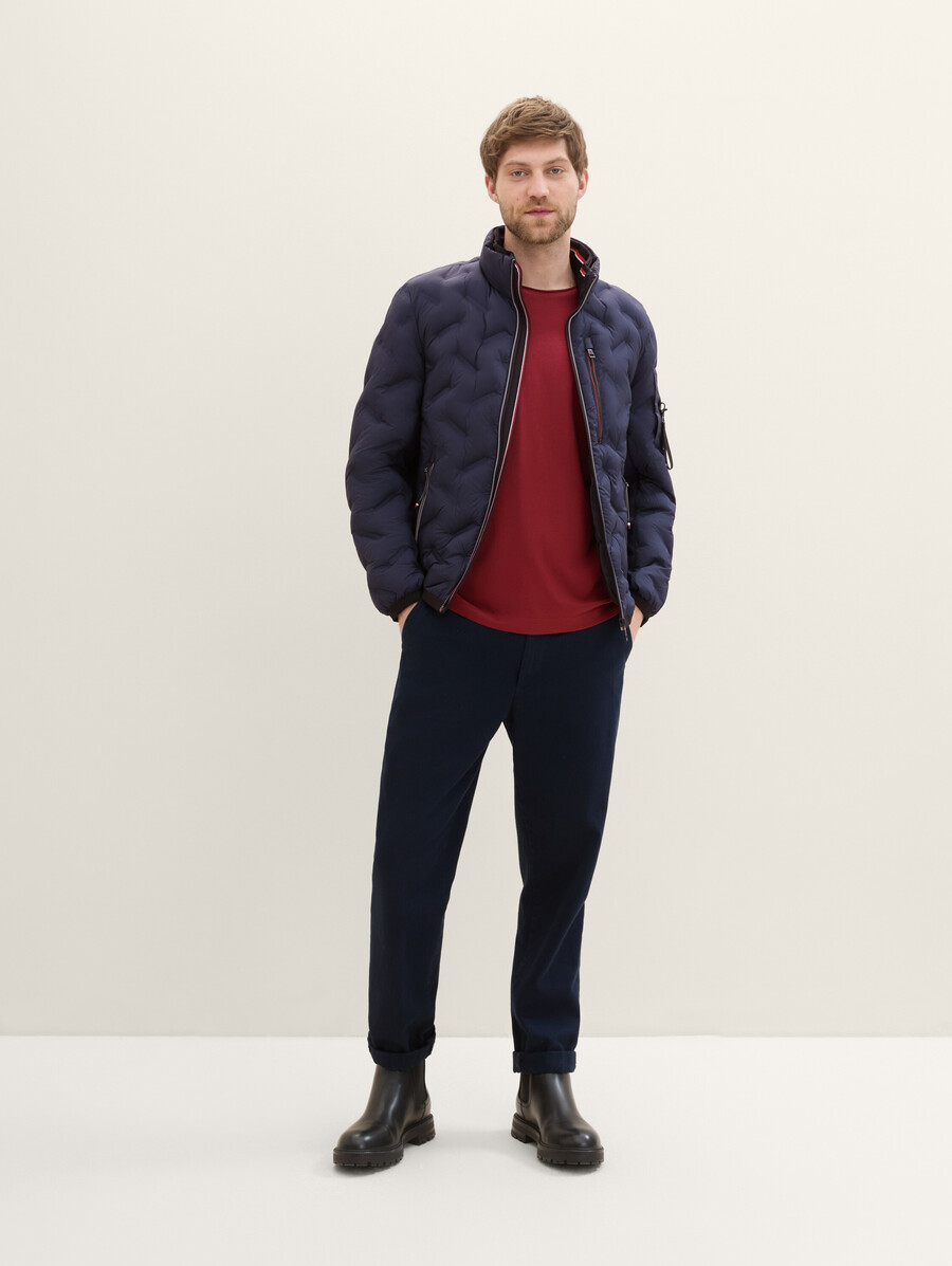 hybridjacke mit abnehmbarer kapuze
