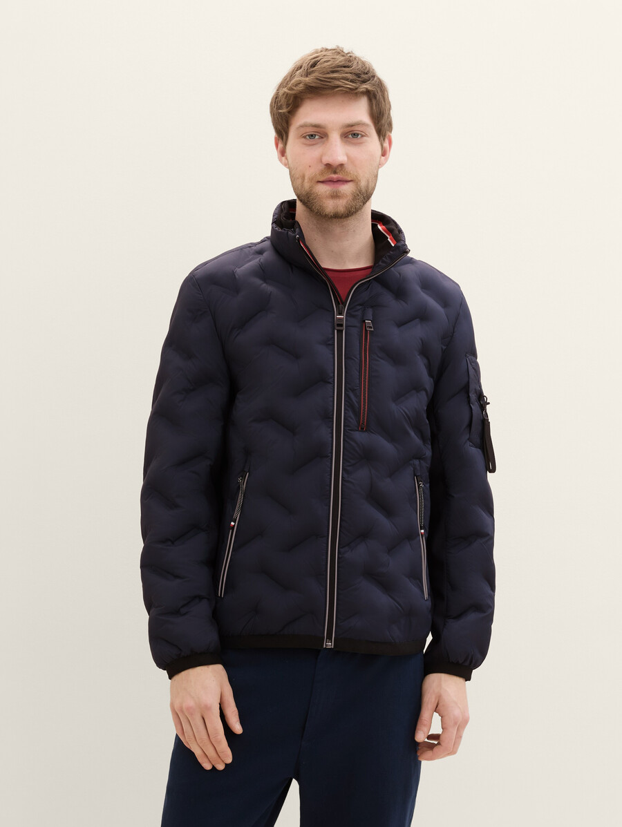hybridjacke mit abnehmbarer kapuze