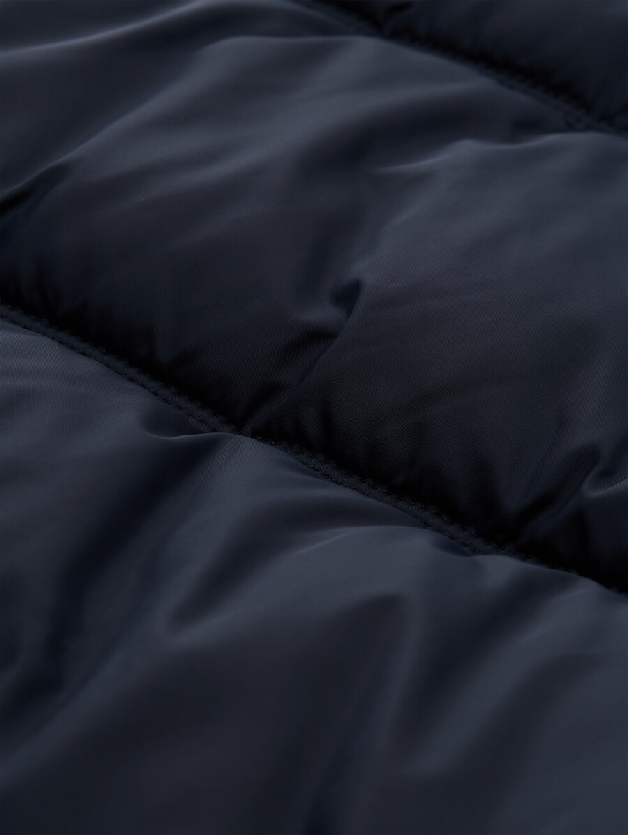 steppjacke aus wasserabweisendem material