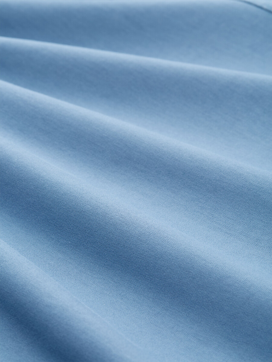 rundhals-sweatshirt mit strukturierter materialmischung