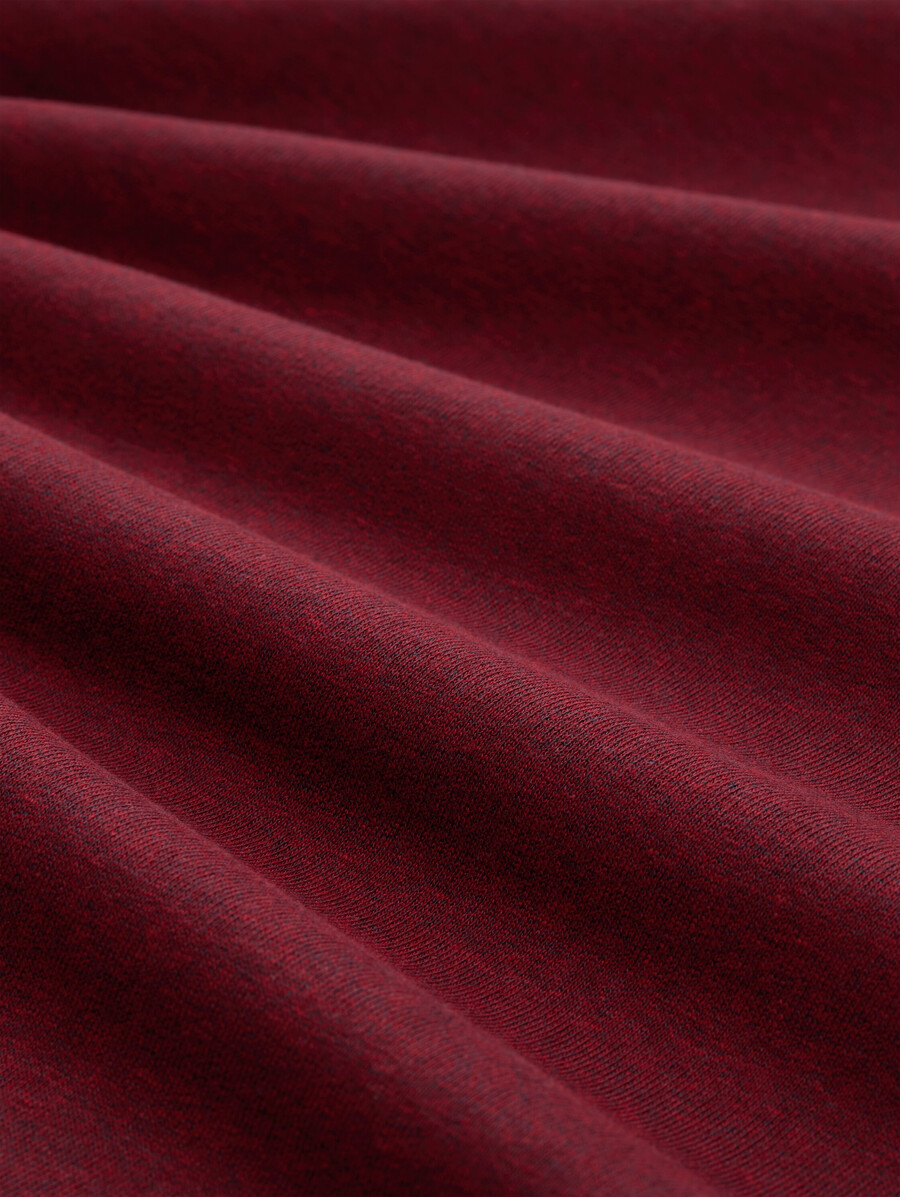 schlauchschal mit logodetails