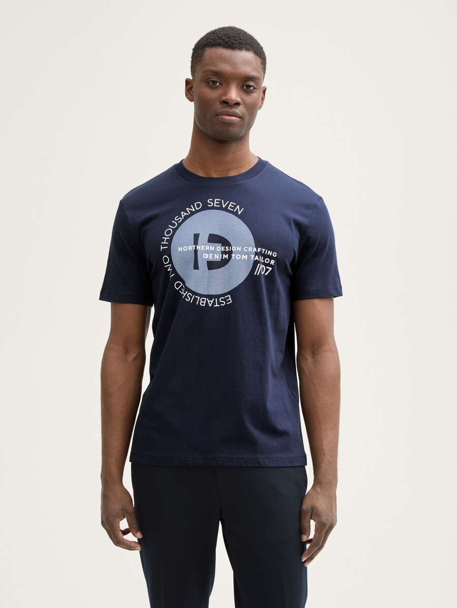einfaches t-shirt mit logodruck