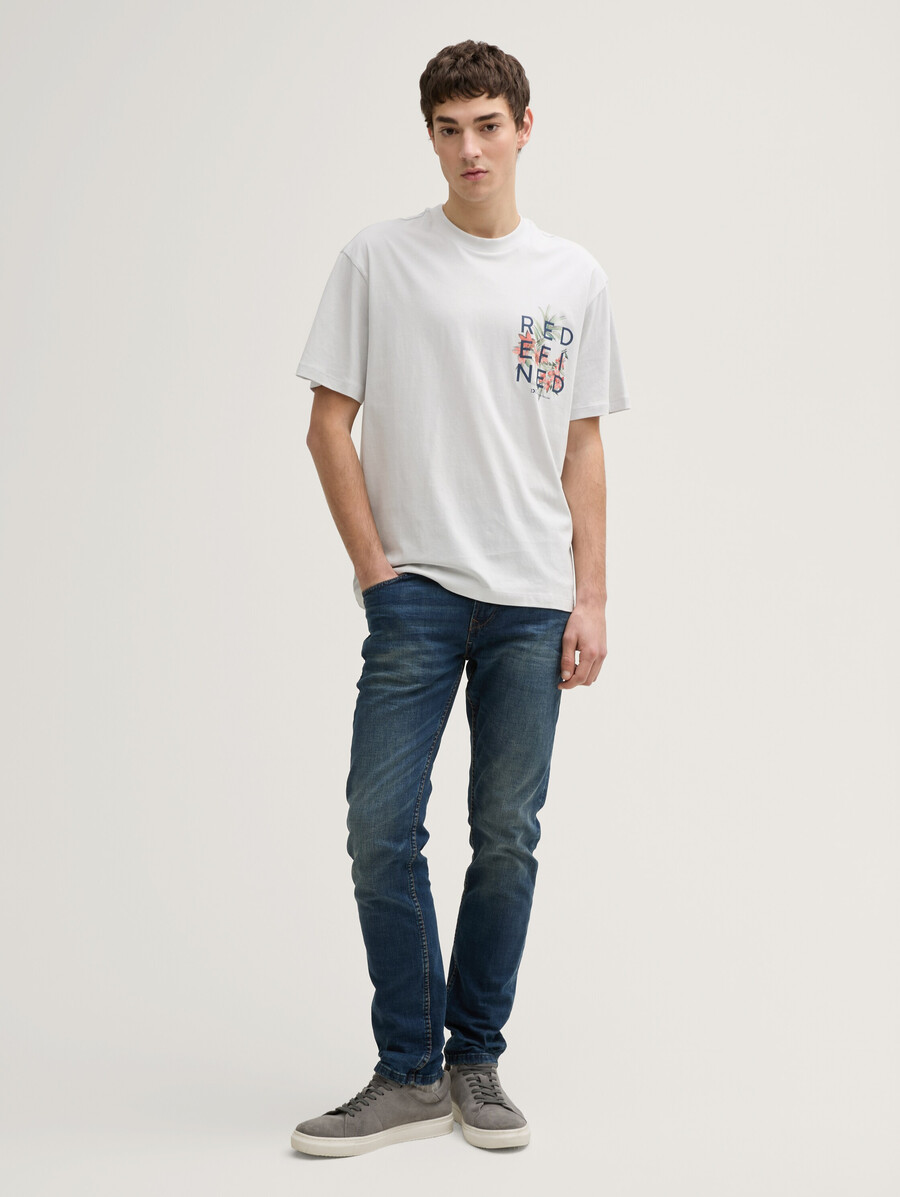 lässiges t-shirt mit rückendruck