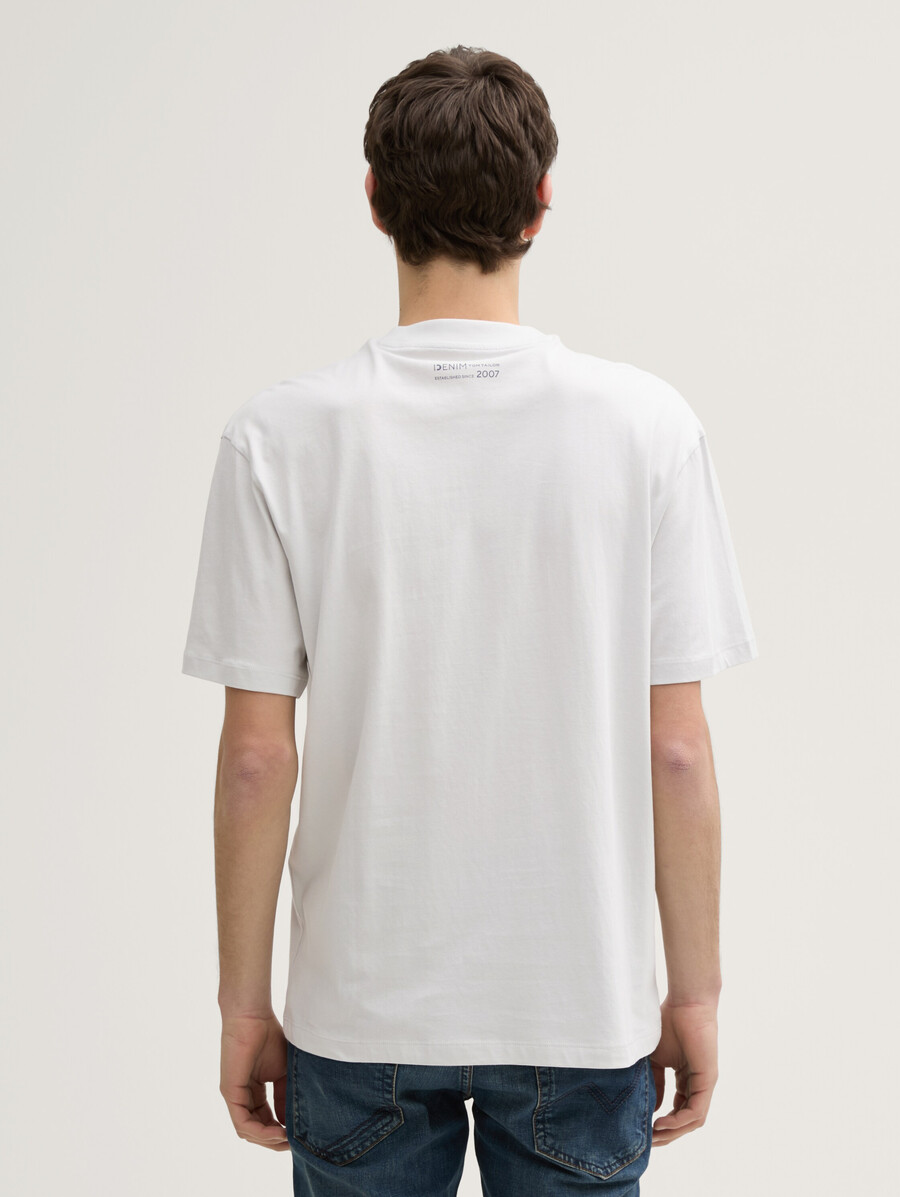 lässiges t-shirt mit rückendruck
