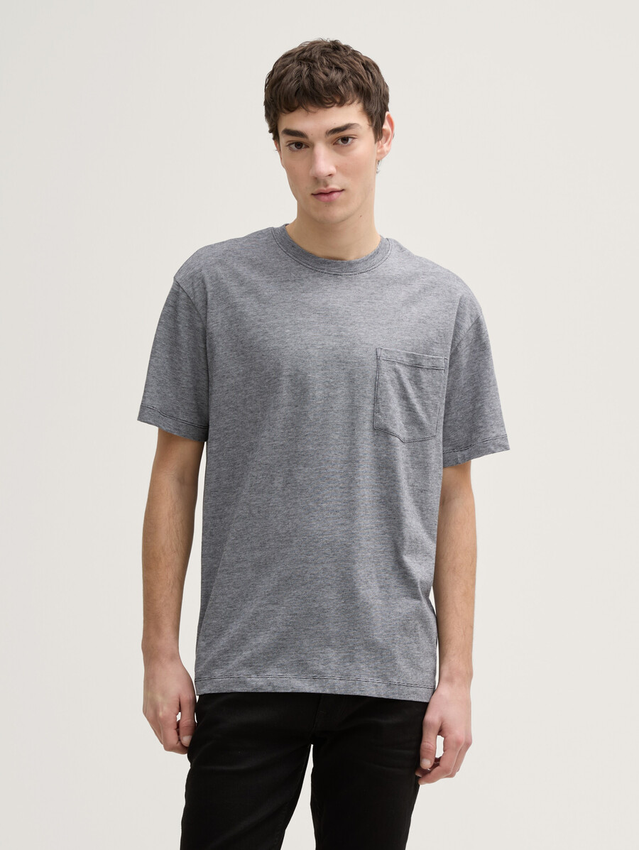 lässiges t-shirt mit brusttasche