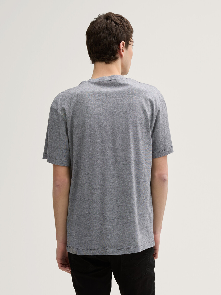 lässiges t-shirt mit brusttasche