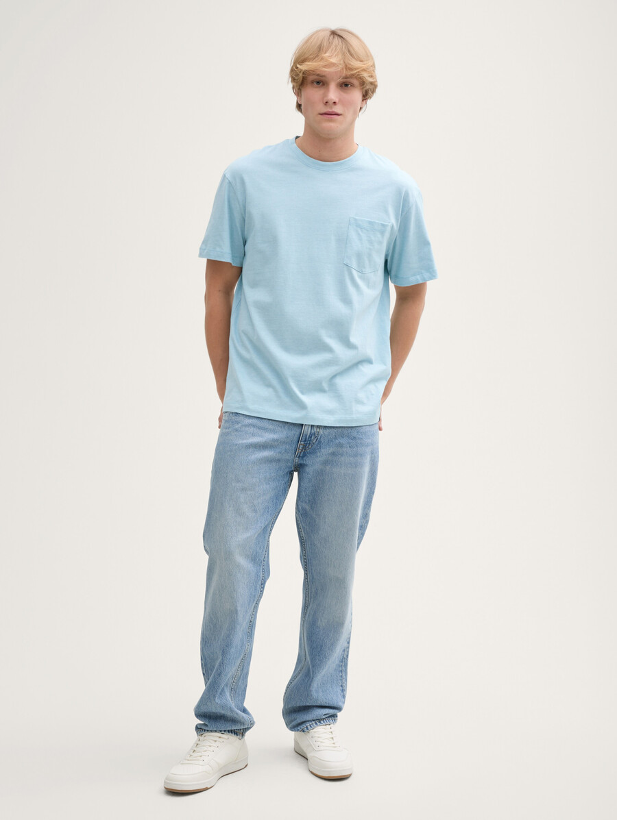 lässiges t-shirt mit brusttasche
