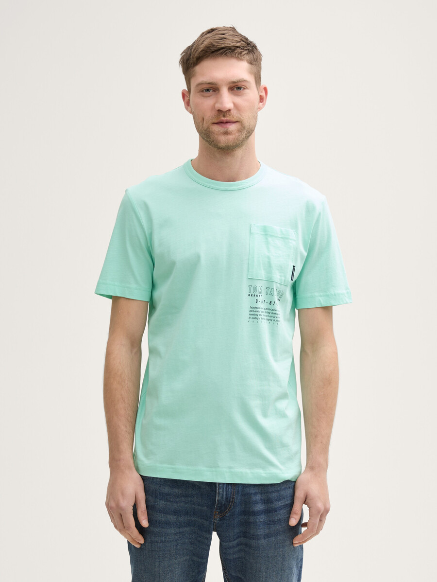 t-shirt mit brusttasche