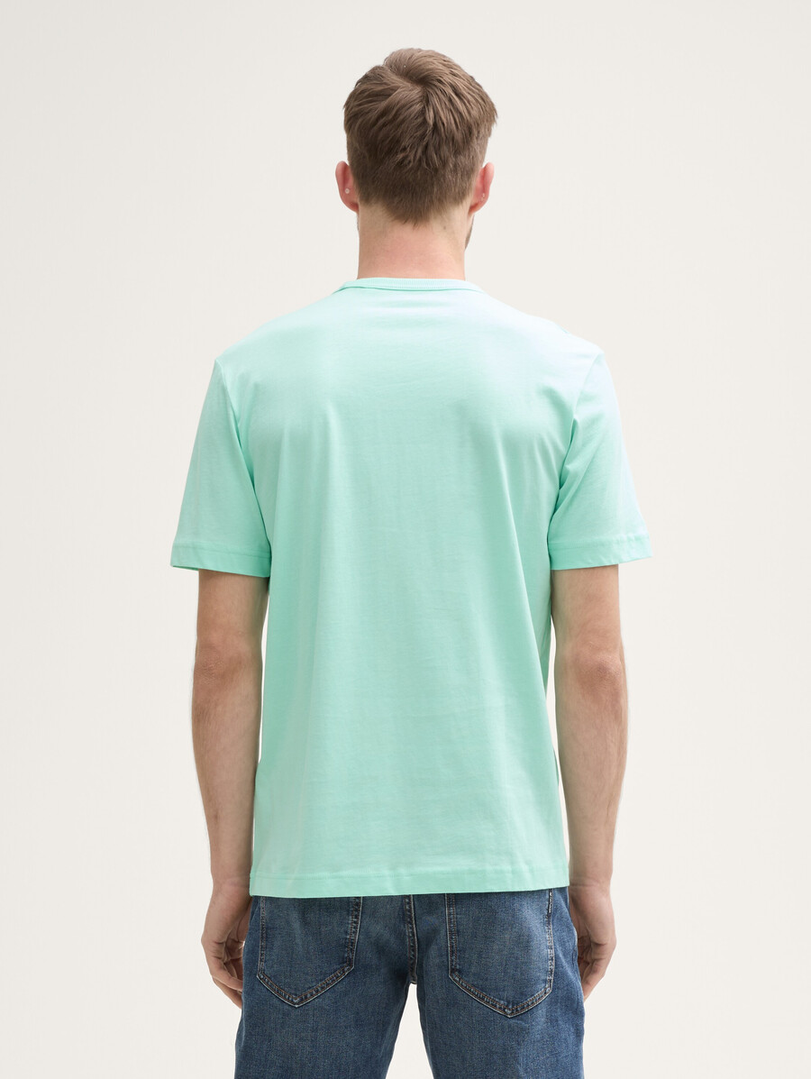 t-shirt mit brusttasche