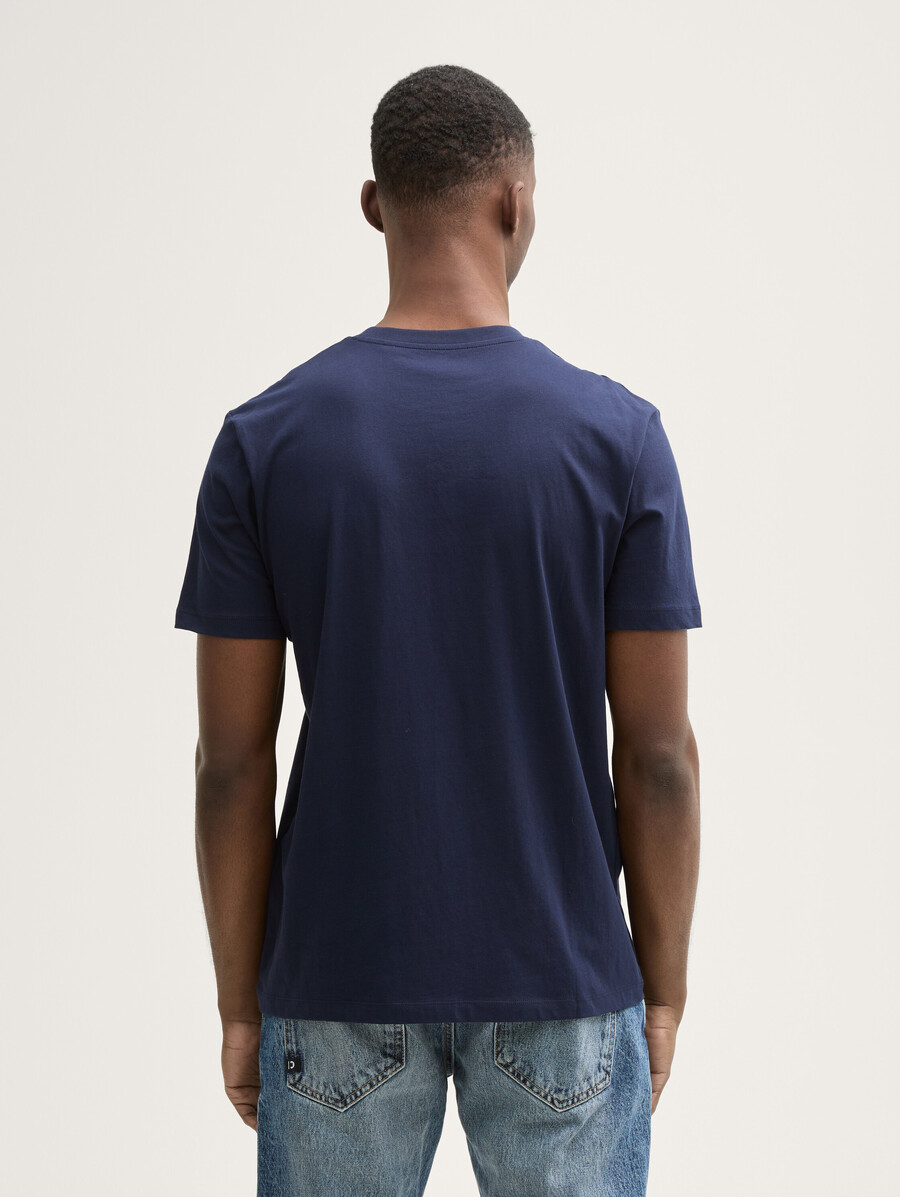 einfaches t-shirt mit logodruck