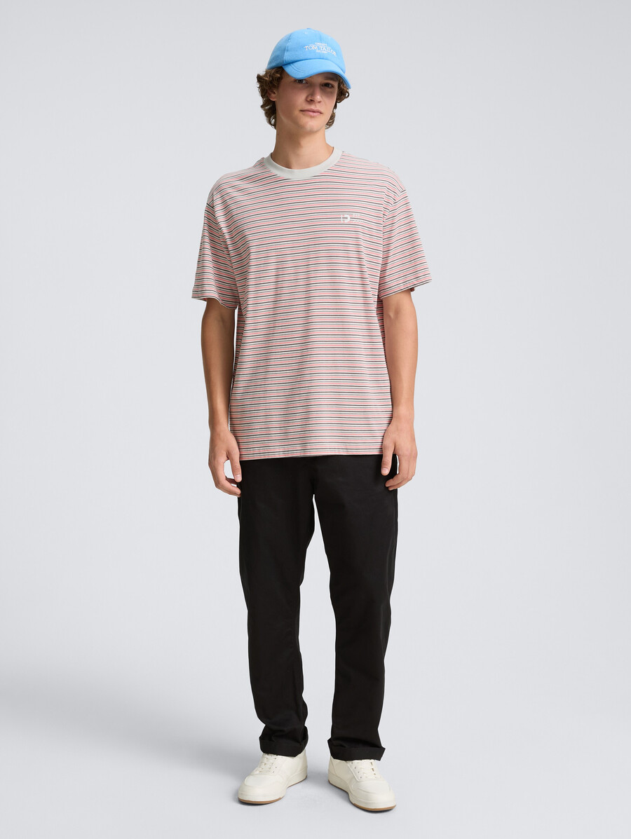 lässiges t-shirt mit streifenmuster