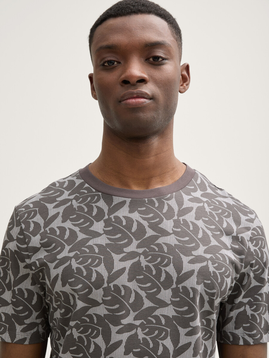 t-shirt mit allover-print