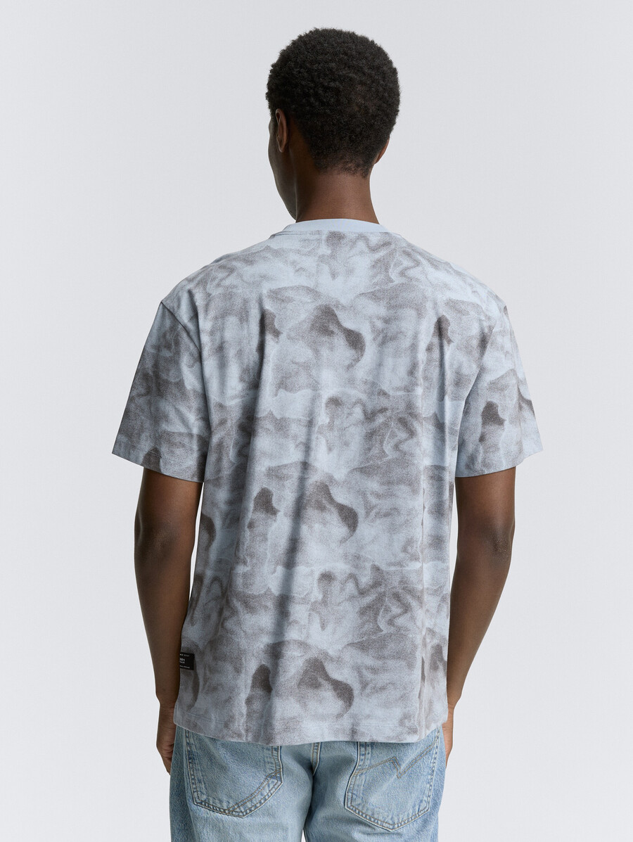 lässig geschnittenes t-shirt mit allover-print