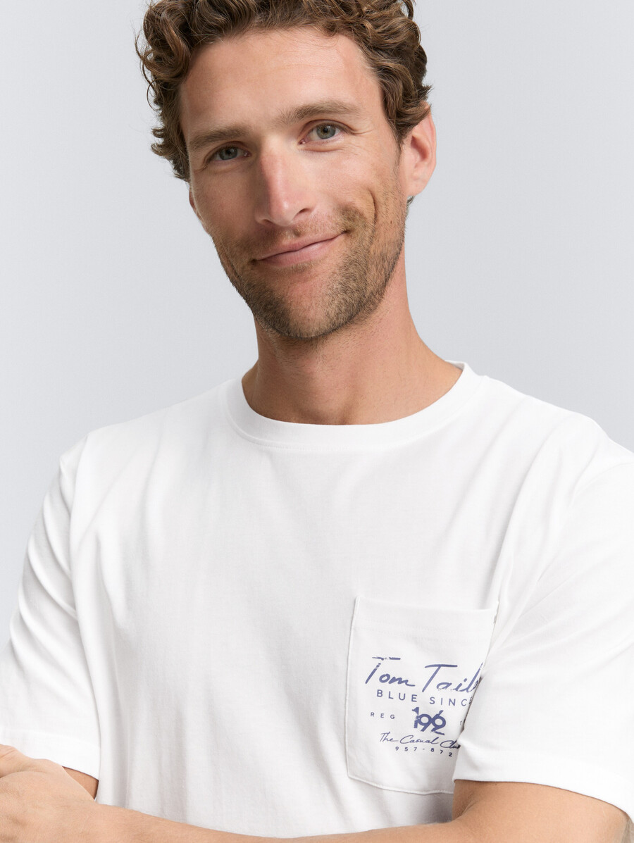 t-shirt mit brusttasche