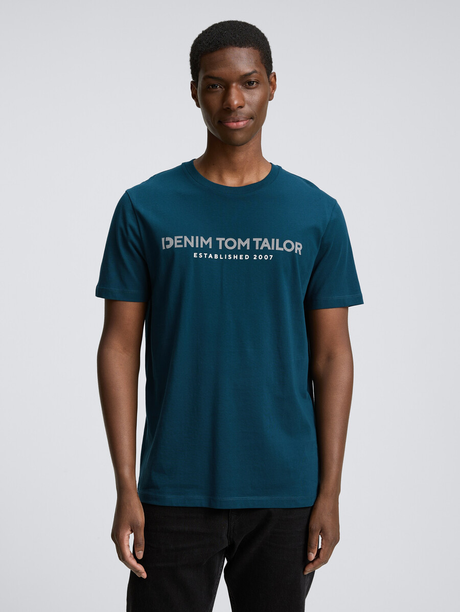 einfaches t-shirt mit logodruck