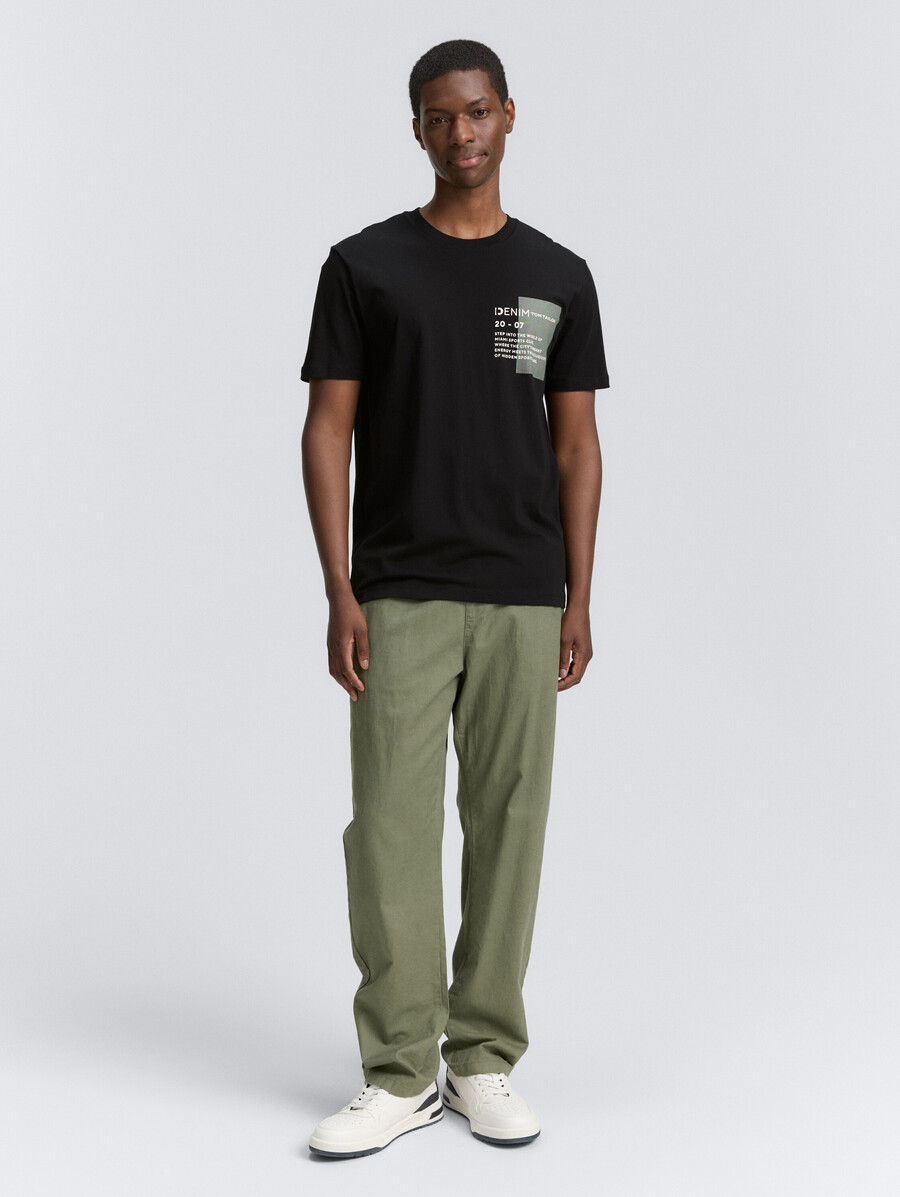 einfaches t-shirt mit logodruck