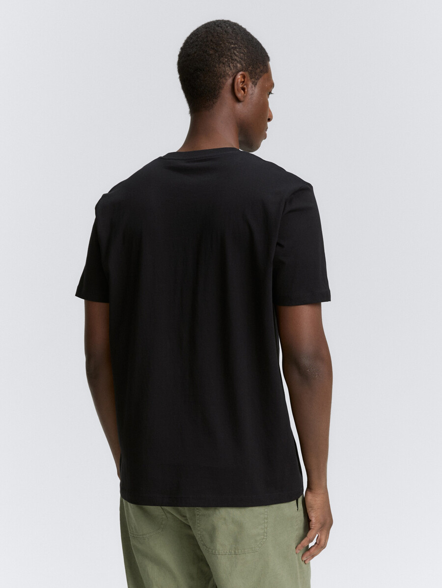 einfaches t-shirt mit logodruck