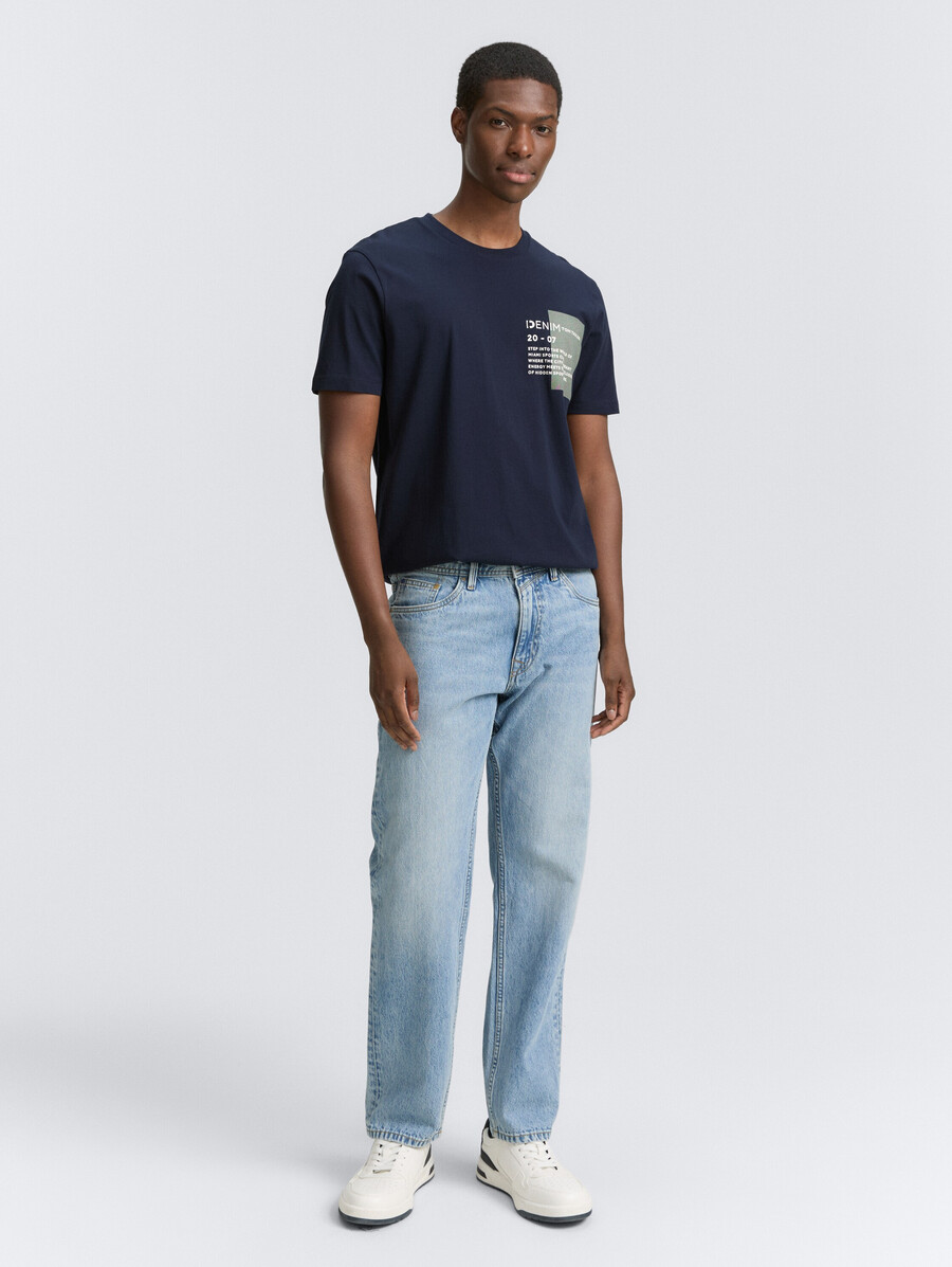 einfaches t-shirt mit logodruck