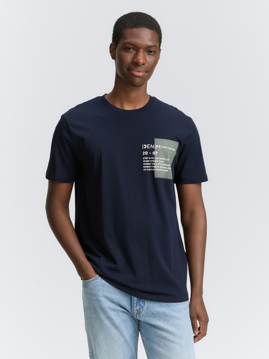 einfaches t-shirt mit logodruck