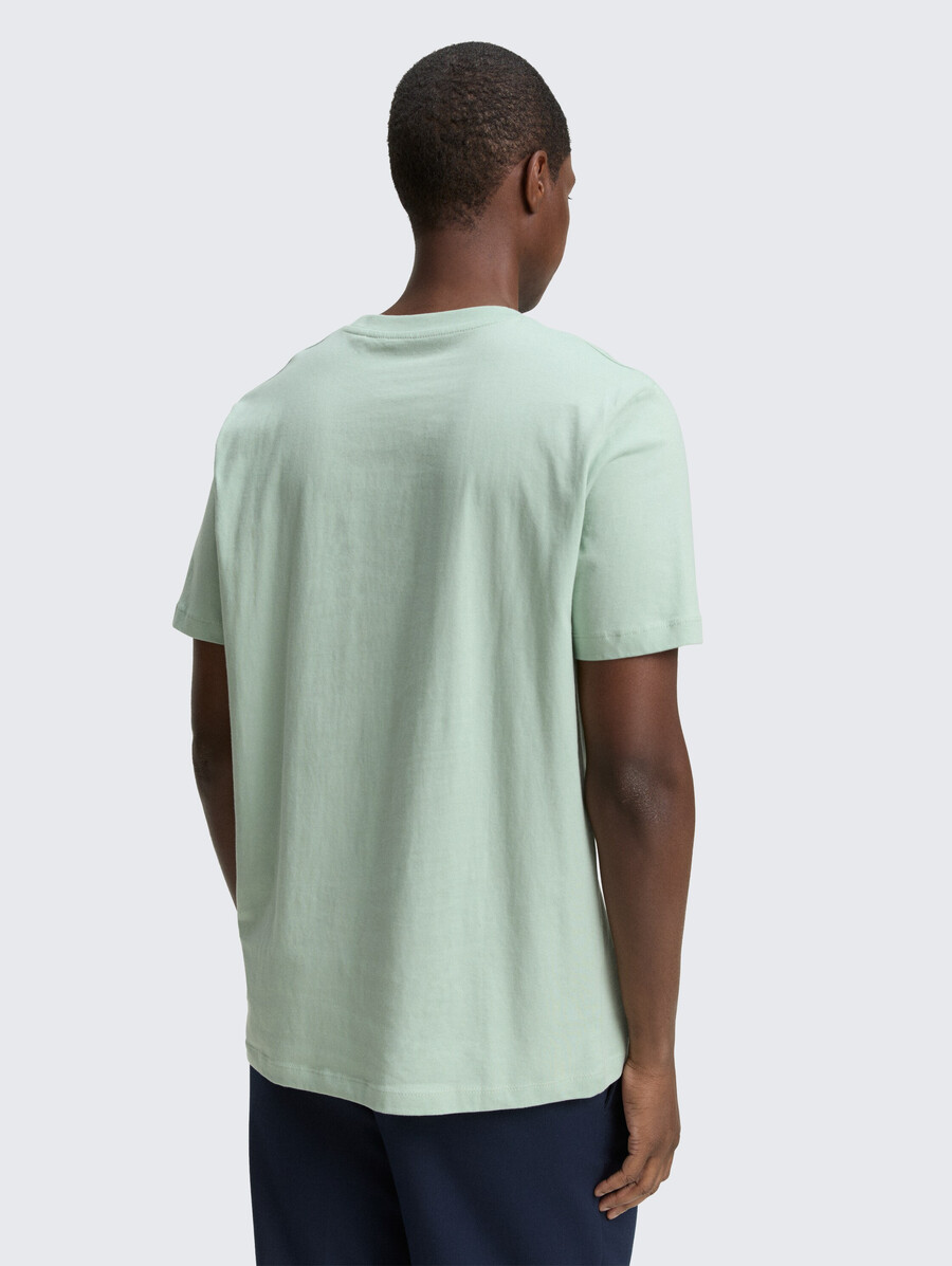 basic-t-shirt in einfarbigen farben