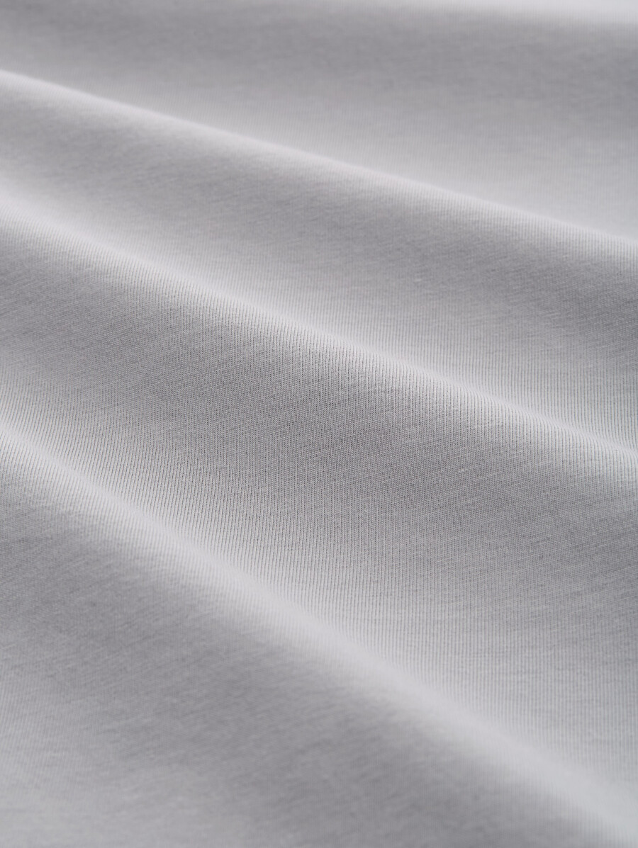 schmal geschnittenes t-shirt mit stretchanteil