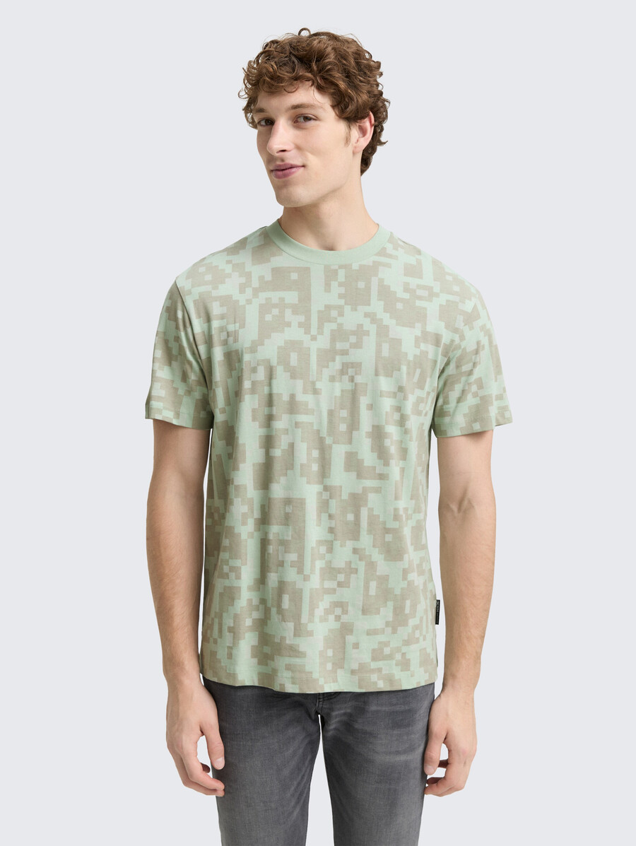 lässiges t-shirt mit muster
