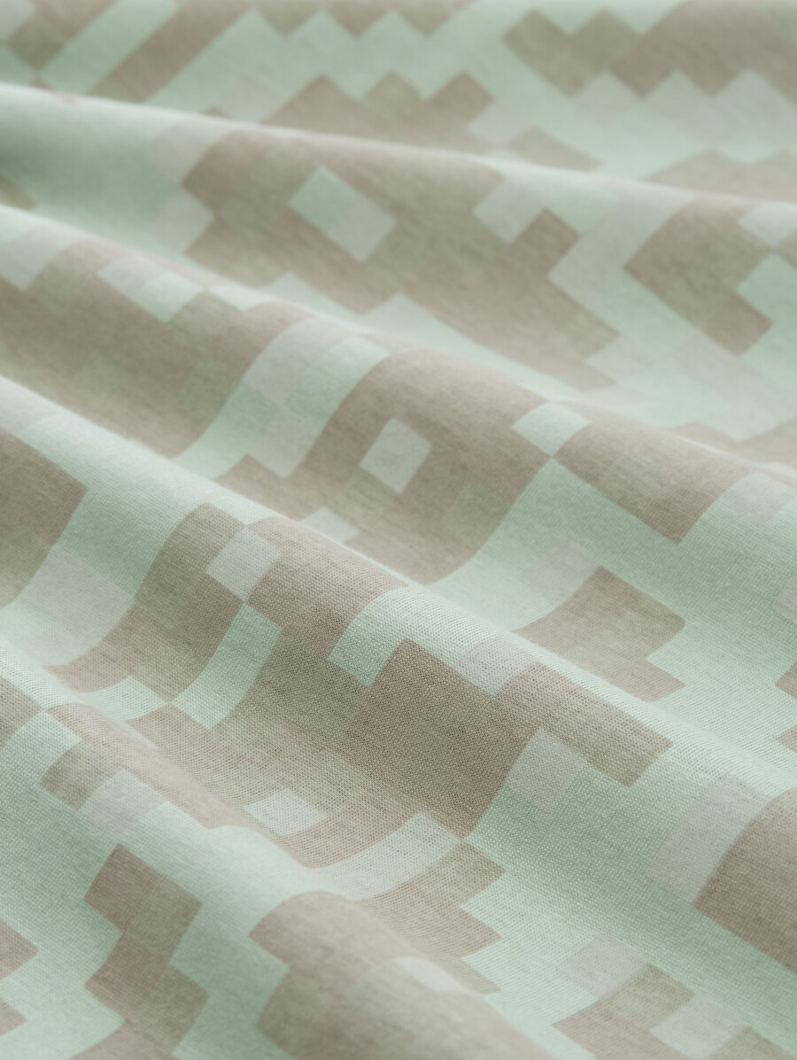 lässiges t-shirt mit muster