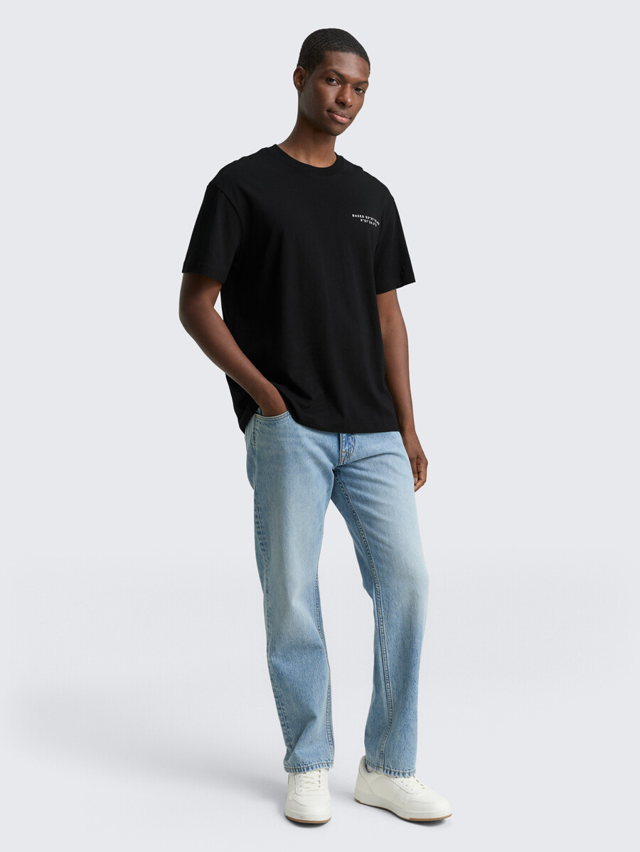 lässiges t-shirt mit aufdruck