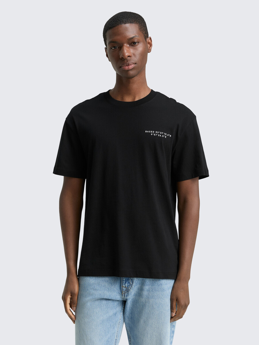 lässiges t-shirt mit aufdruck