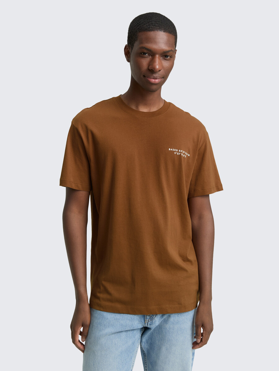 lässiges t-shirt mit aufdruck
