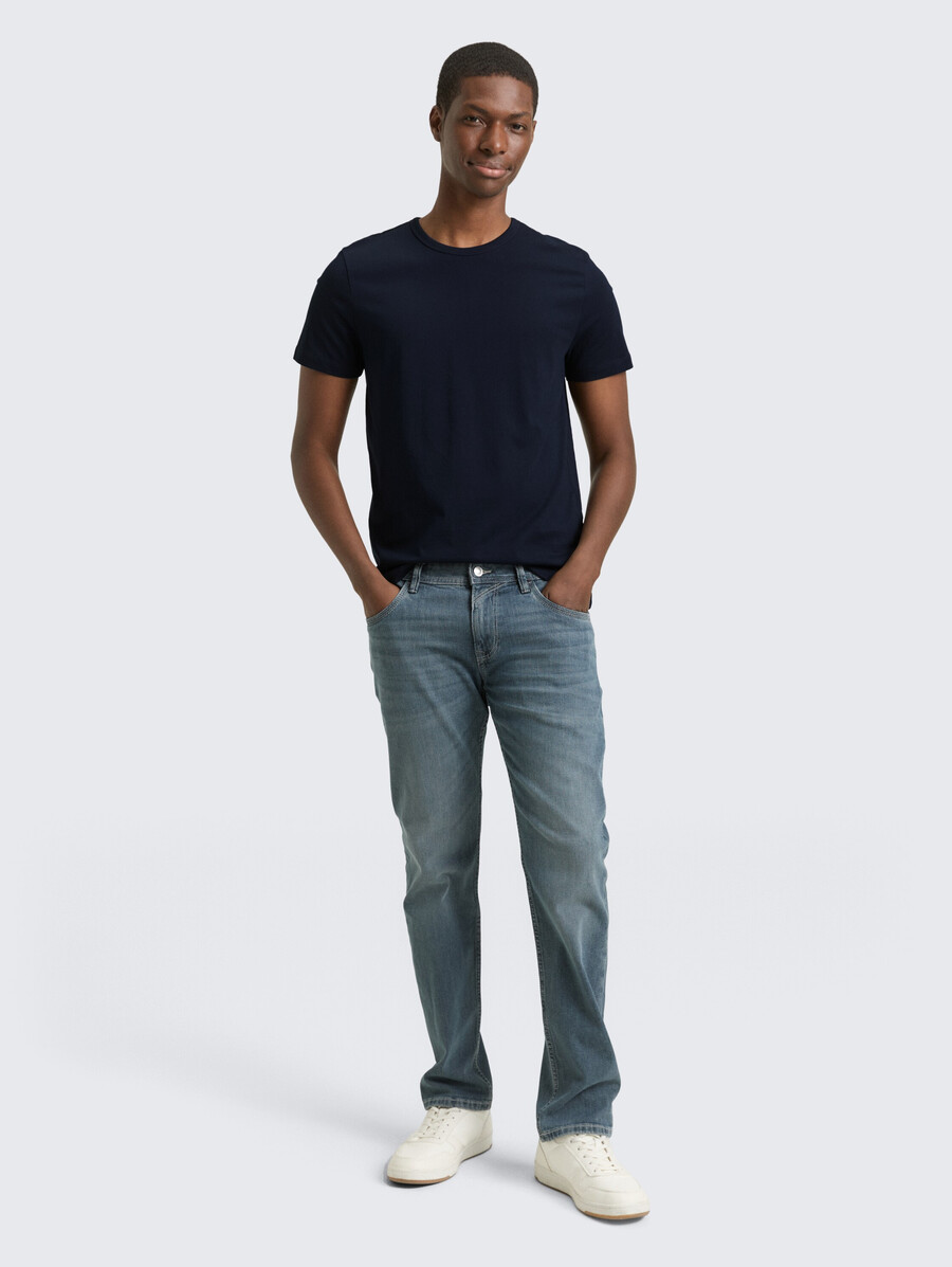 schmal geschnittenes baumwoll-t-shirt