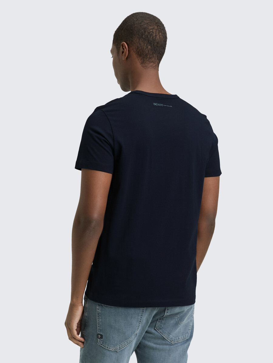 schmal geschnittenes baumwoll-t-shirt