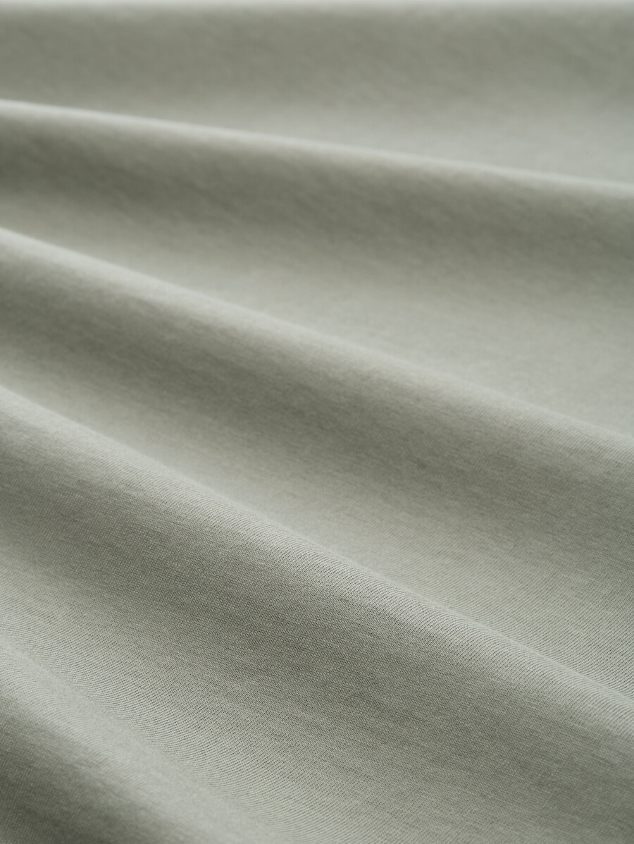 schmal geschnittenes baumwoll-t-shirt