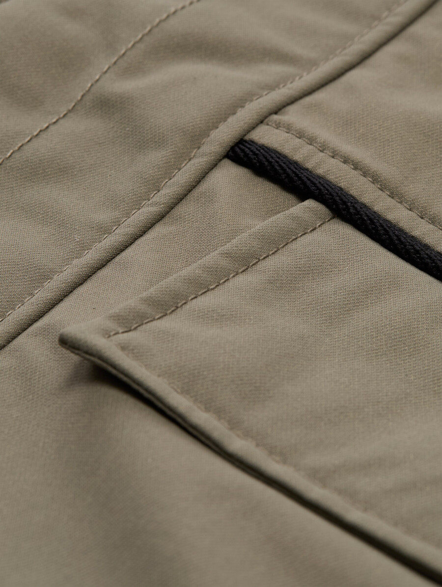 arktis-parka mit abnehmbarer kapuze