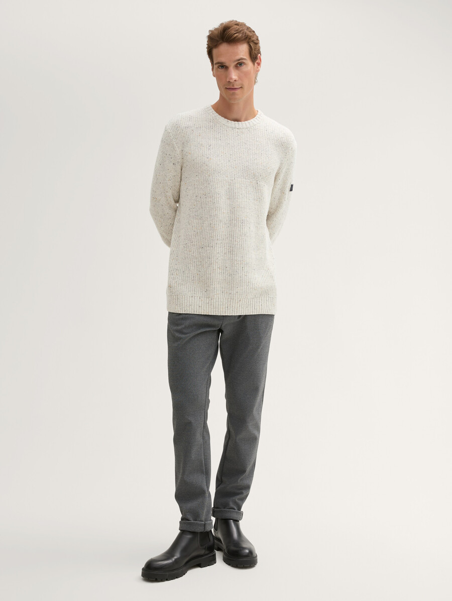 strickpullover mit strukturierter materialmischung