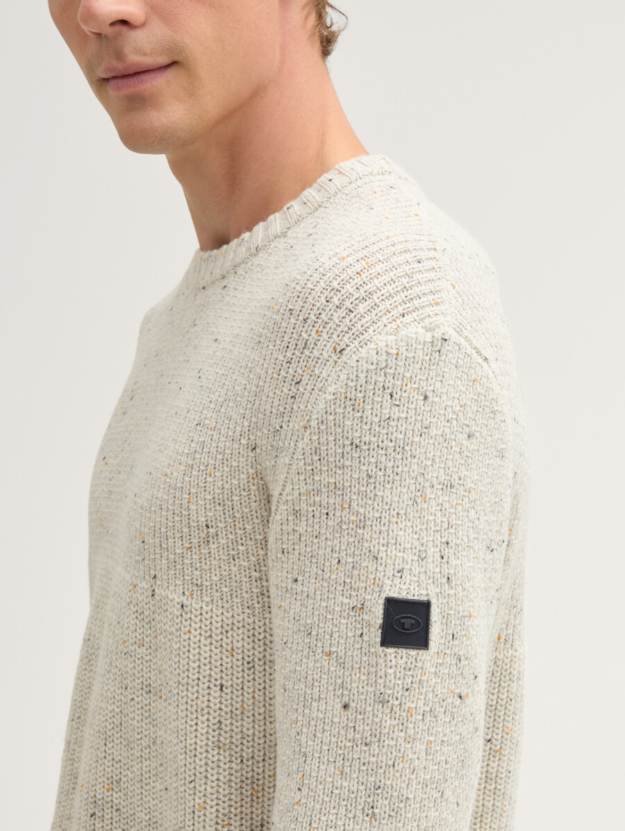 strickpullover mit strukturierter materialmischung