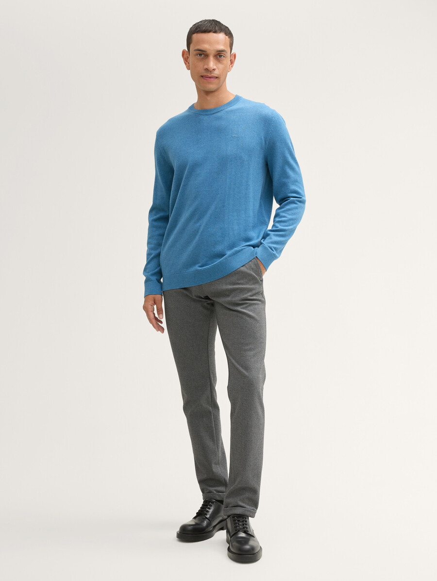 einfacher strickpullover aus baumwolle