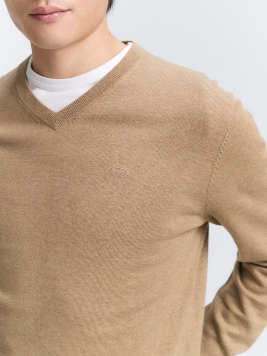 strickpullover mit v-ausschnitt