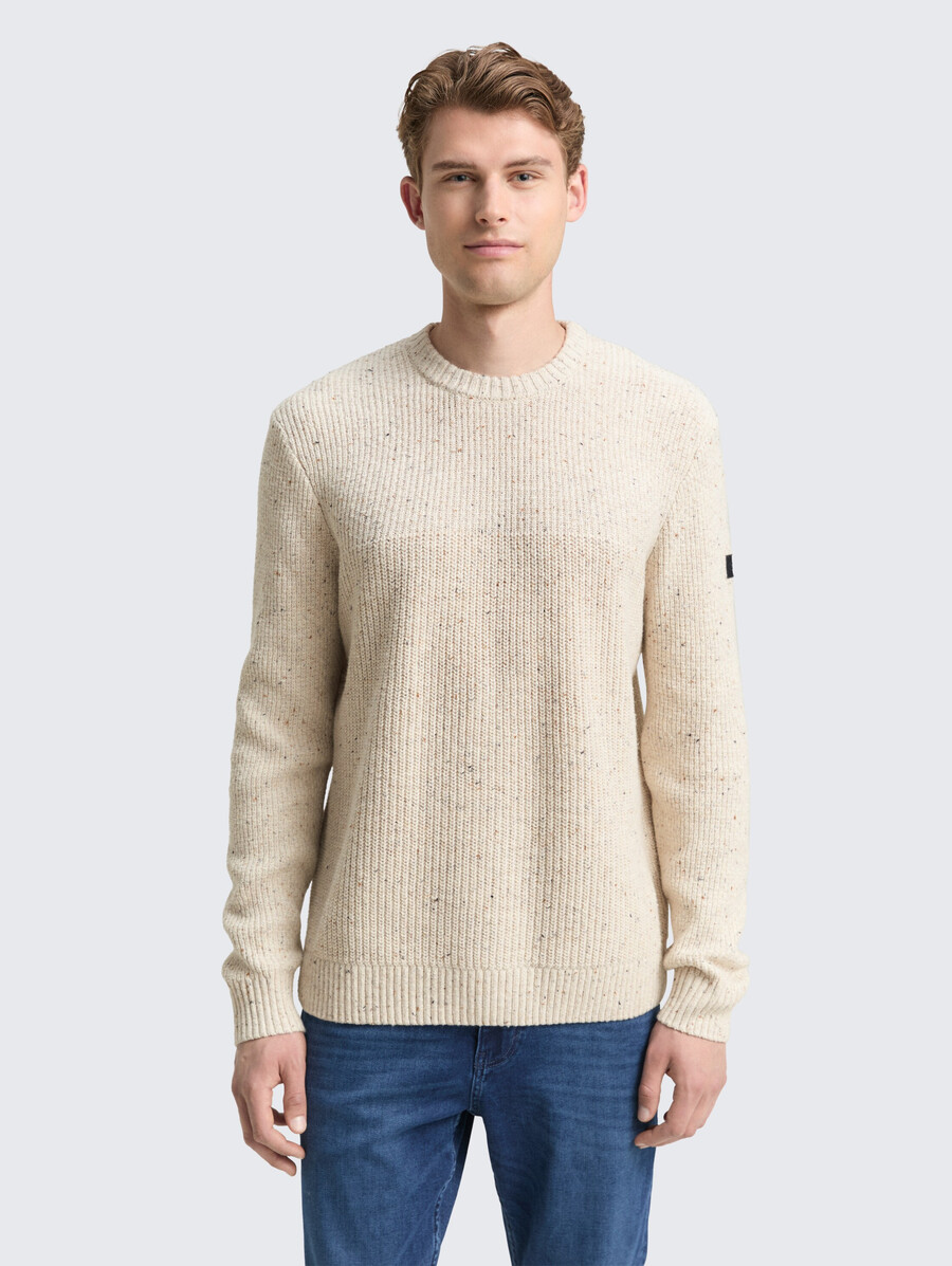 strickpullover mit verschiedenen texturen
