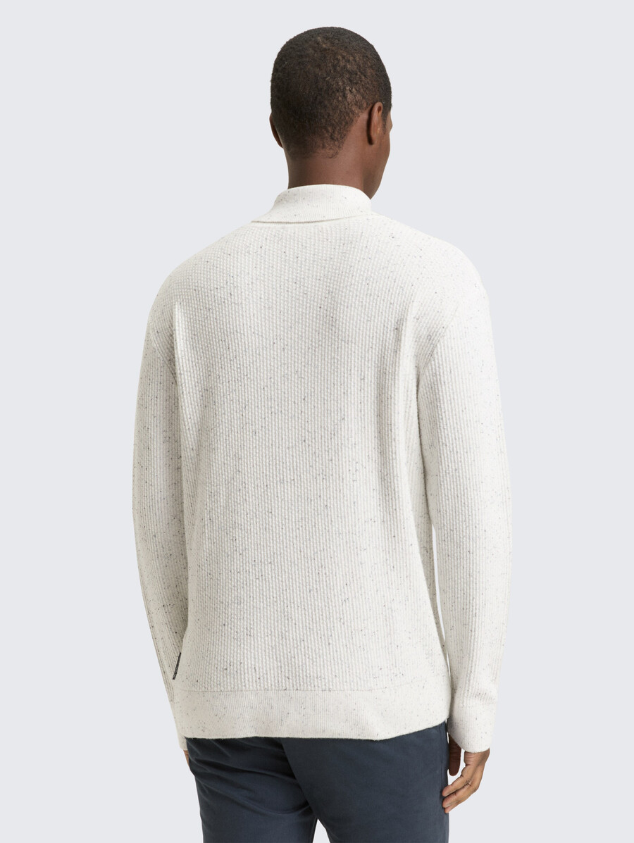 rollkragenpullover aus noppengarn