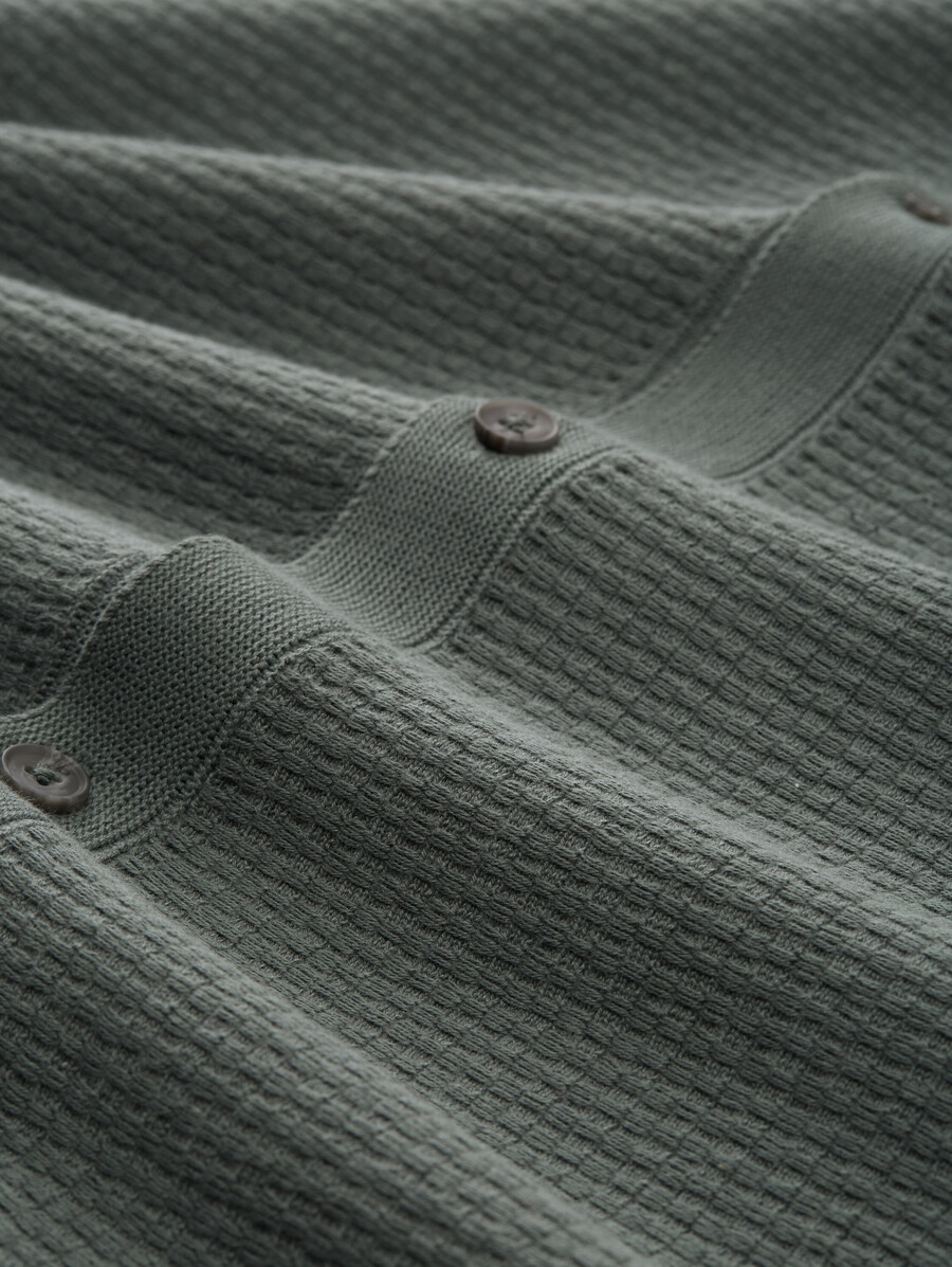 strickpoloshirt mit kurzen Ärmeln