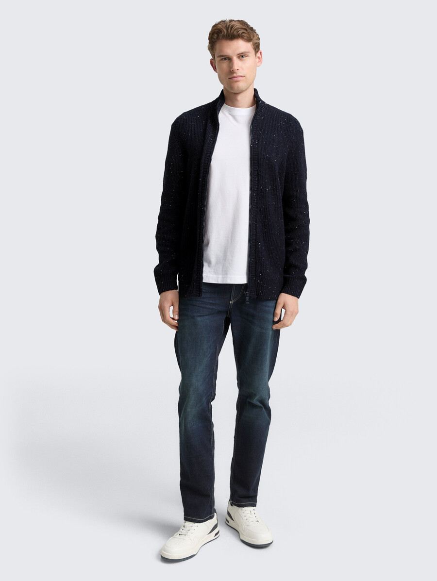 strickjacke mit verschiedenen texturen