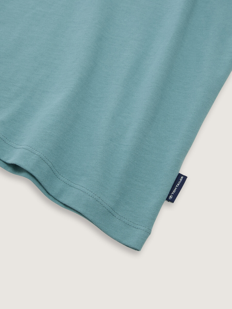 Übergroßes t-shirt mit rückendruck