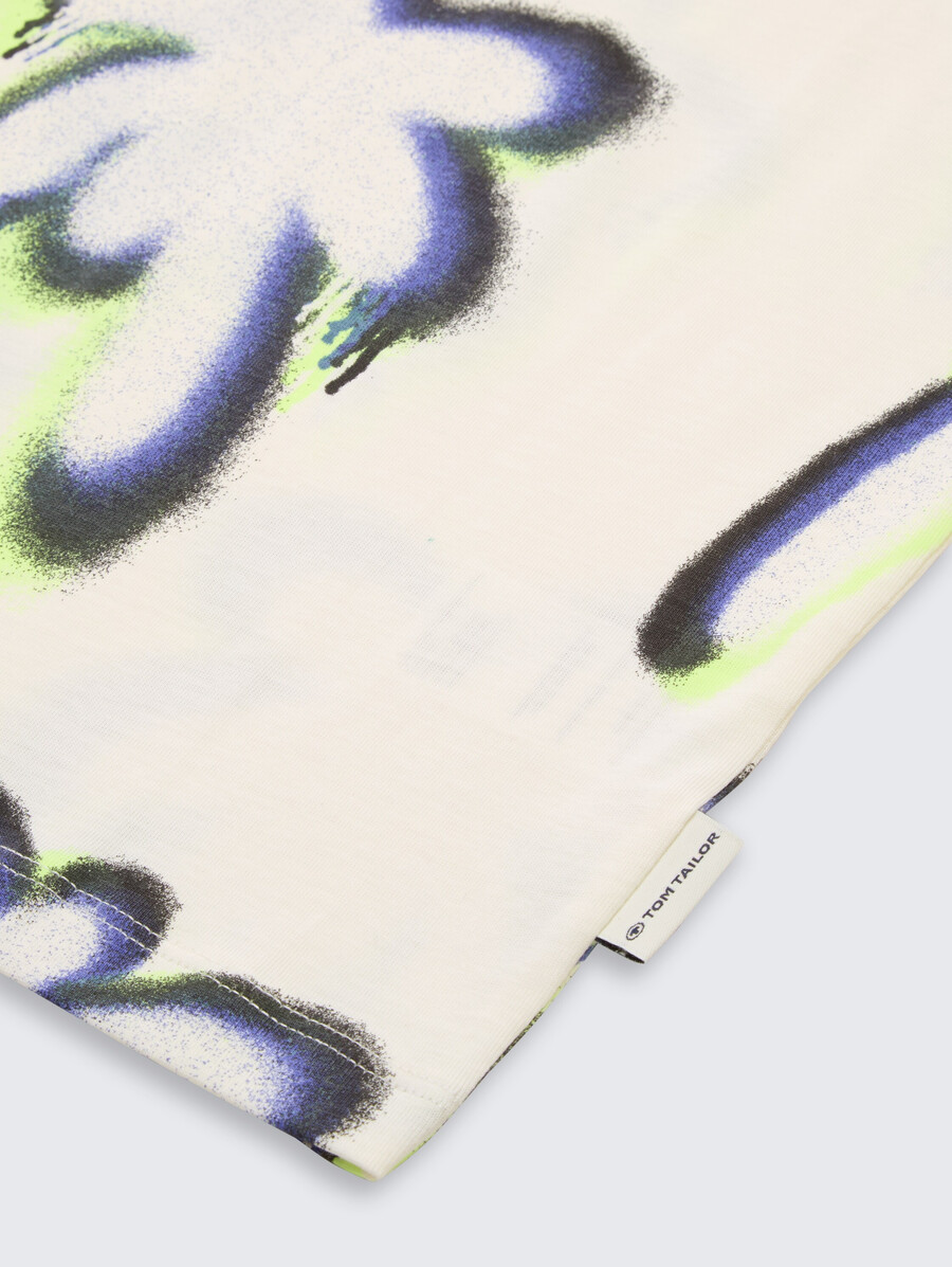 Übergroßes t-shirt mit muster