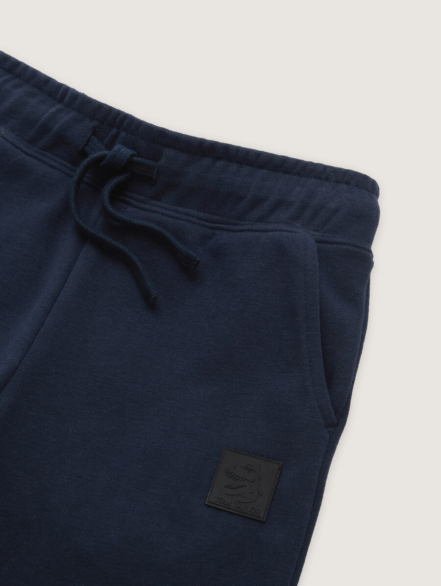 jogginghose mit abzeichen