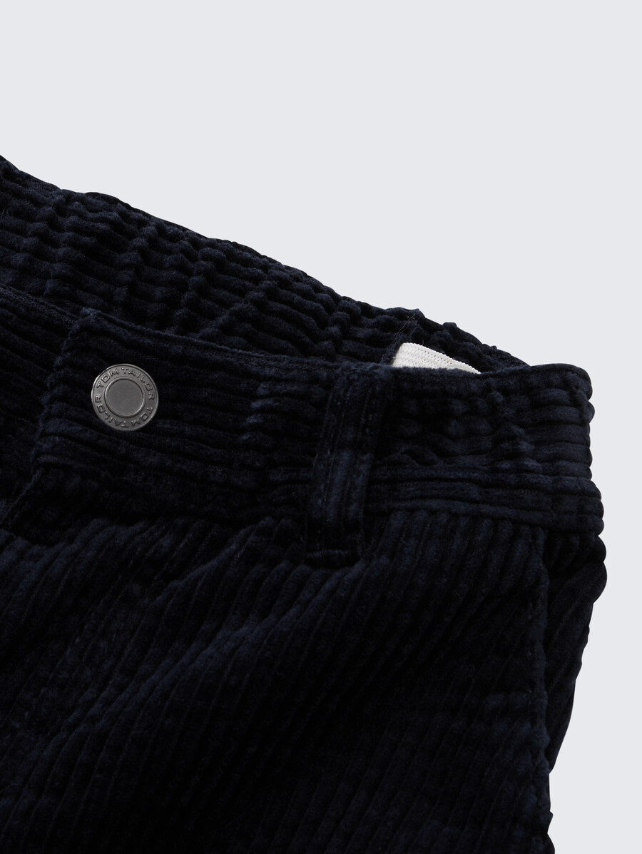 cordhose mit lockerer passform