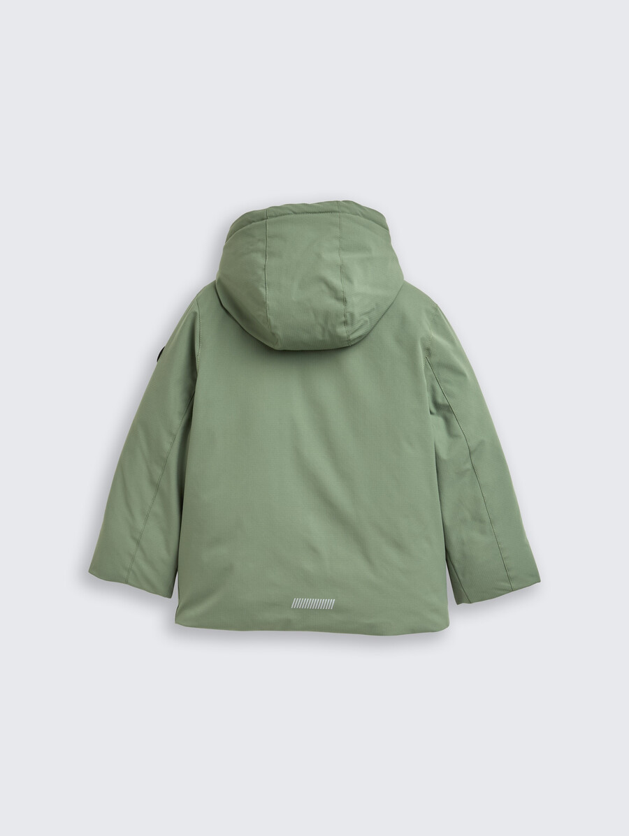 arktischer parka mit kapuze