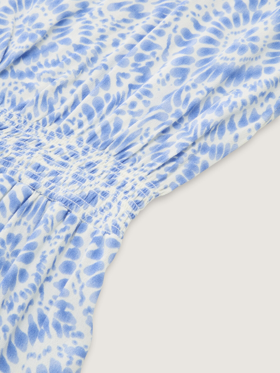 kleid mit batikmuster