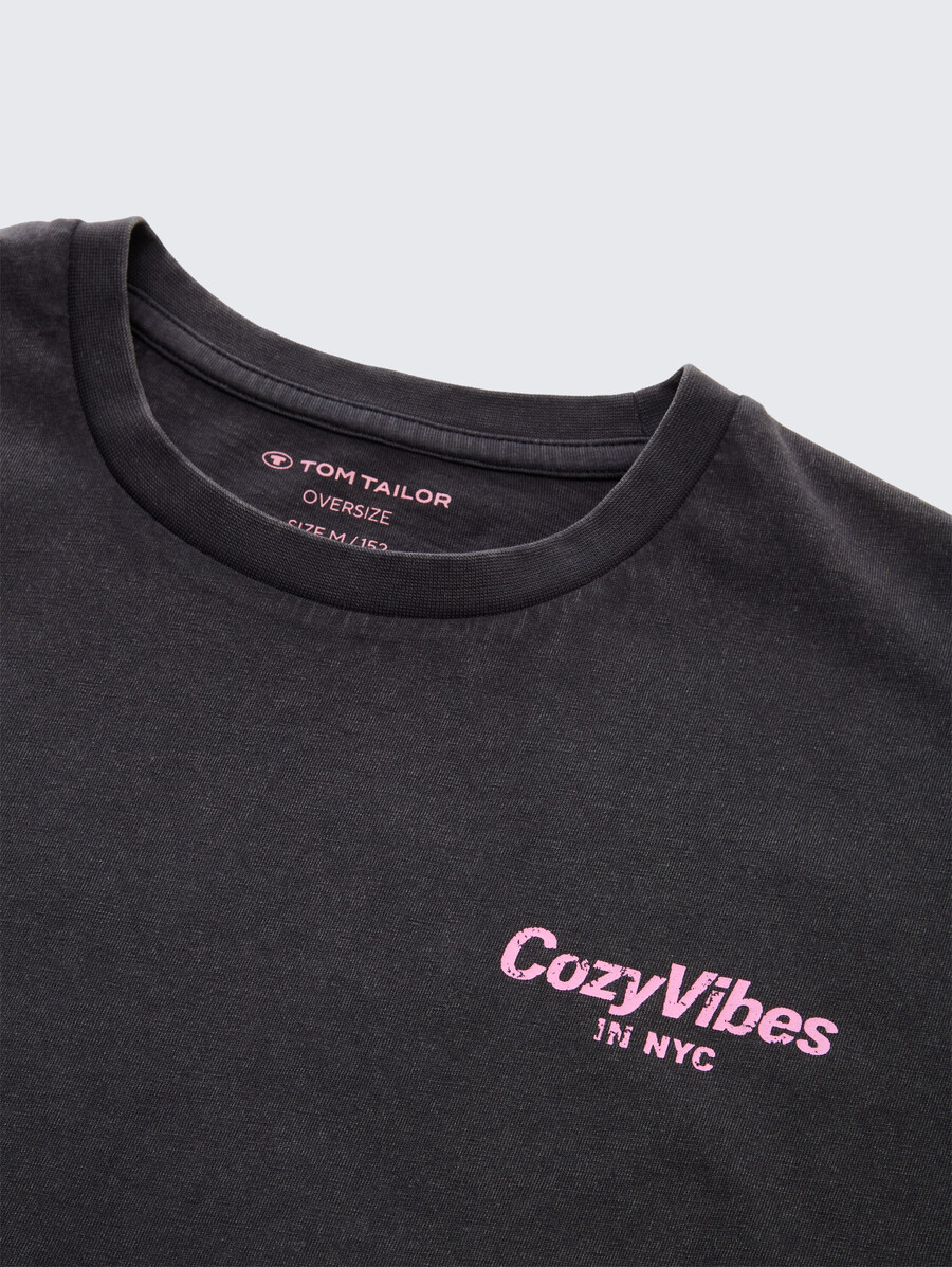 Übergroßes t-shirt mit rückendruck