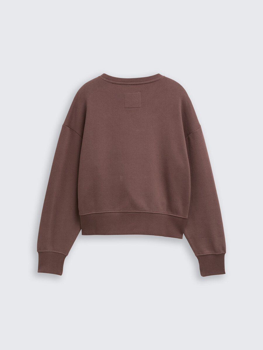 einfaches sweatshirt mit aufnäher